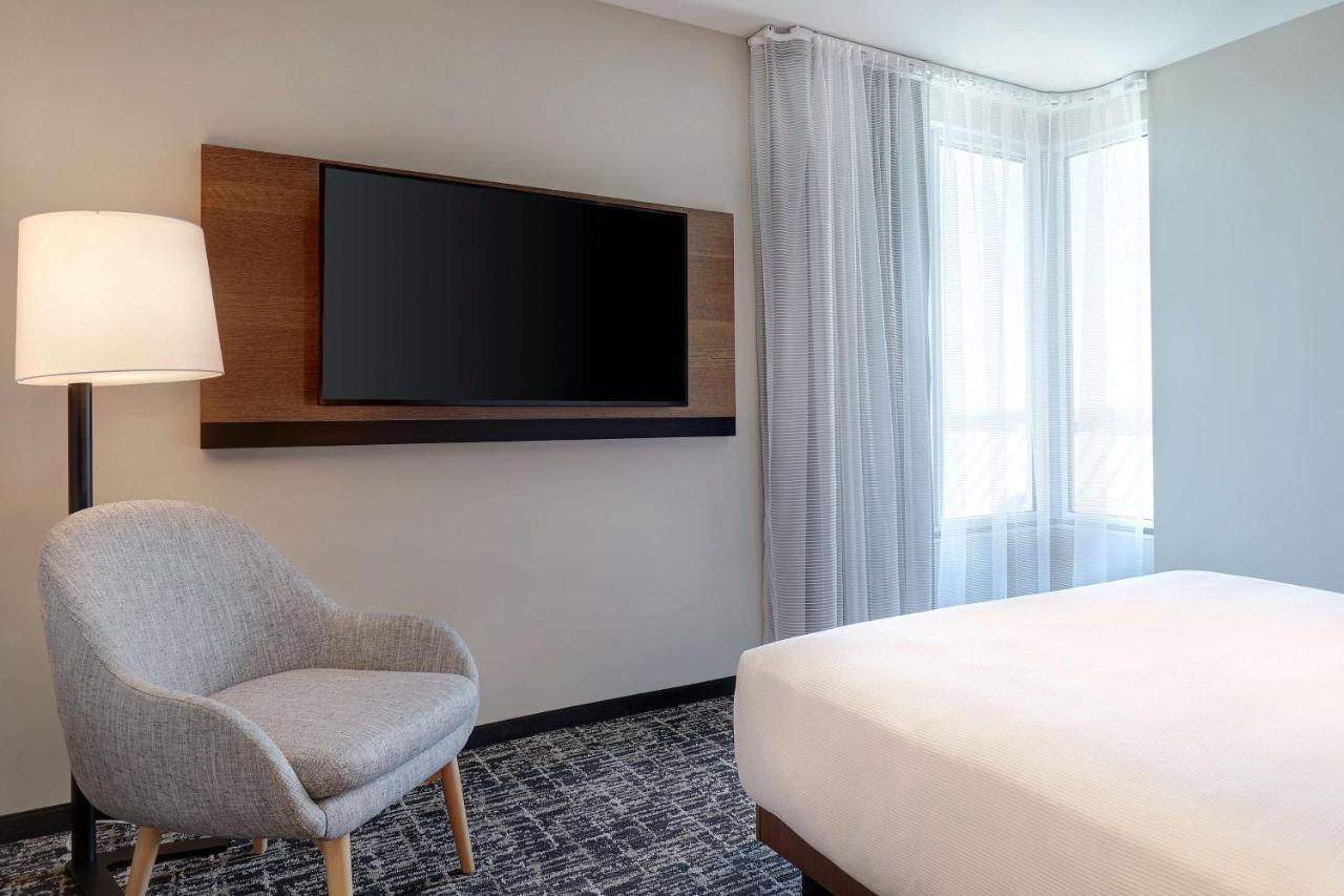 Hyatt Place Ottawa West Экстерьер фото