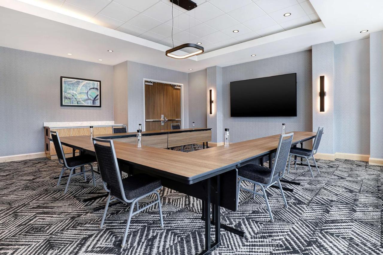 Hyatt Place Ottawa West Экстерьер фото